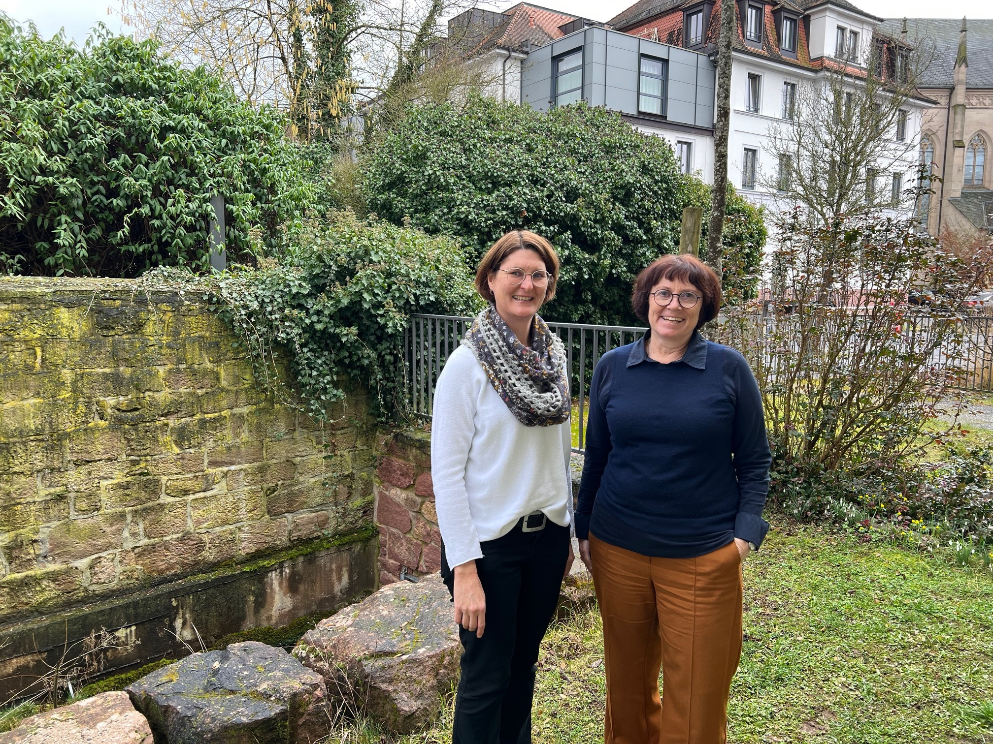 Die zwei Kur- und Rehaseelsorgerinnen Susanne Köhler (Bad Bocklet) und Petra Müller (Bad Kissingen) Die zwei Kur- und Rehaseelsorgerinnen Susanne Köhler (Bad Bocklet) und Petra Müller (Bad Kissingen)