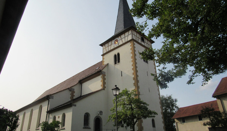 Pfarrkirche St. Martin, Eltingshausen Pfarrkirche St. Martin, Eltingshausen